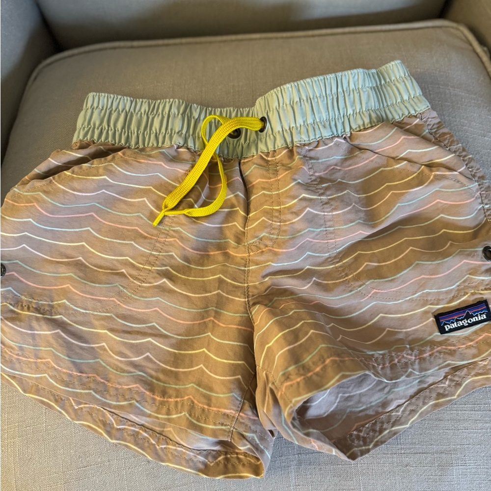 Patagonia Girls Wave Pattern Shorts